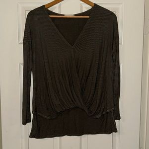 Ribbed v neck long sleeve shirt